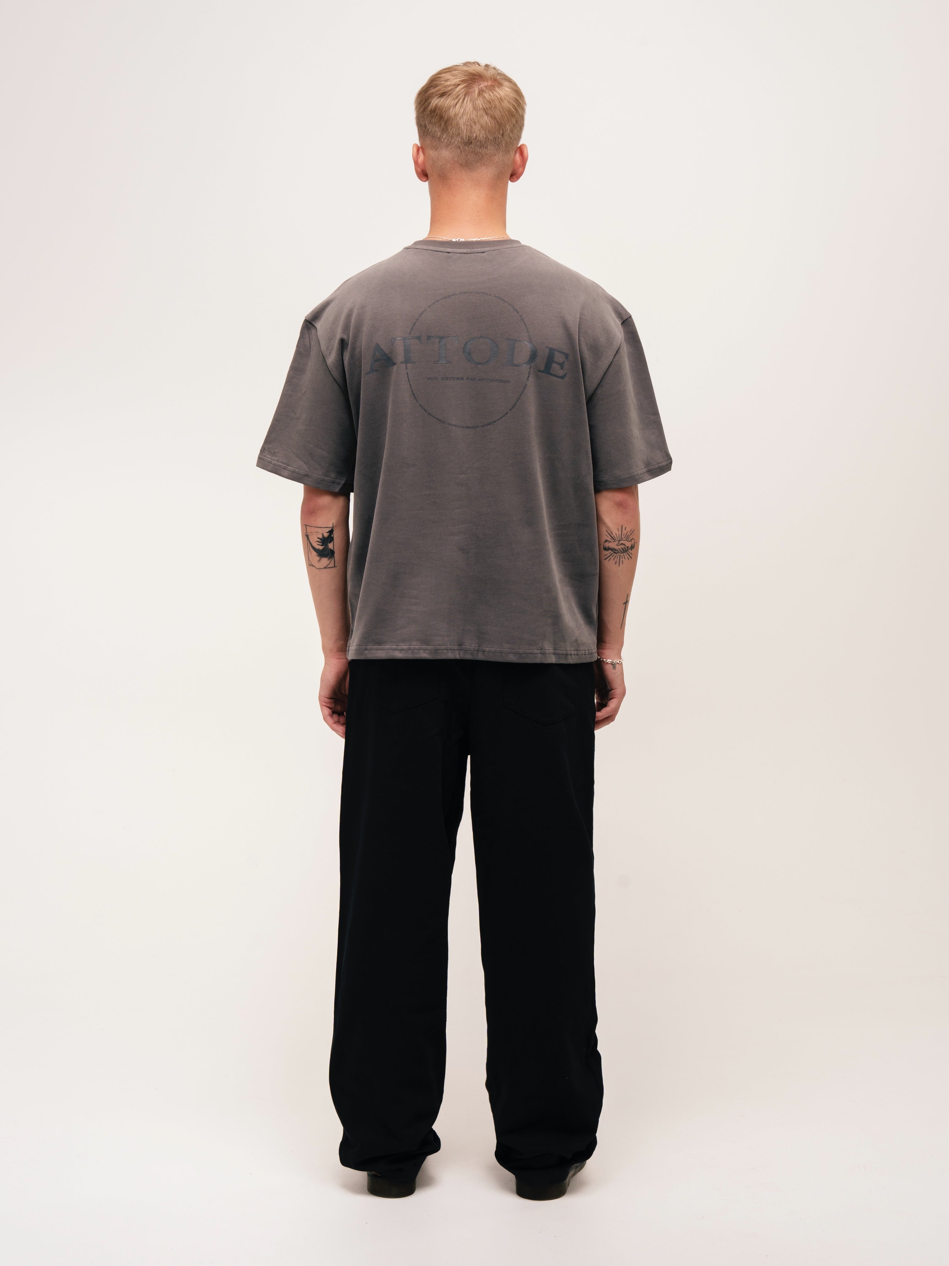 BOXY SIGNATURE T - SHIRT DARK GREY - ATTODE