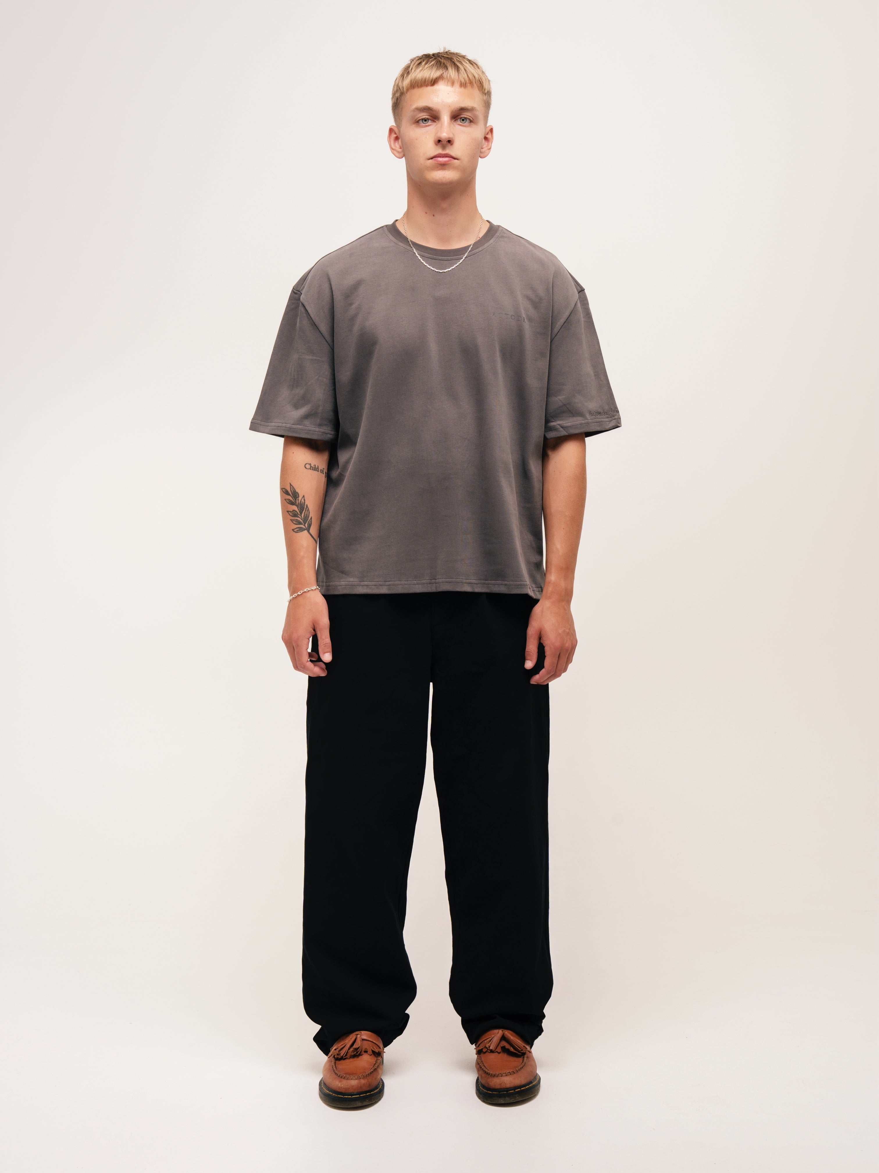 BOXY SIGNATURE T - SHIRT DARK GREY - ATTODE
