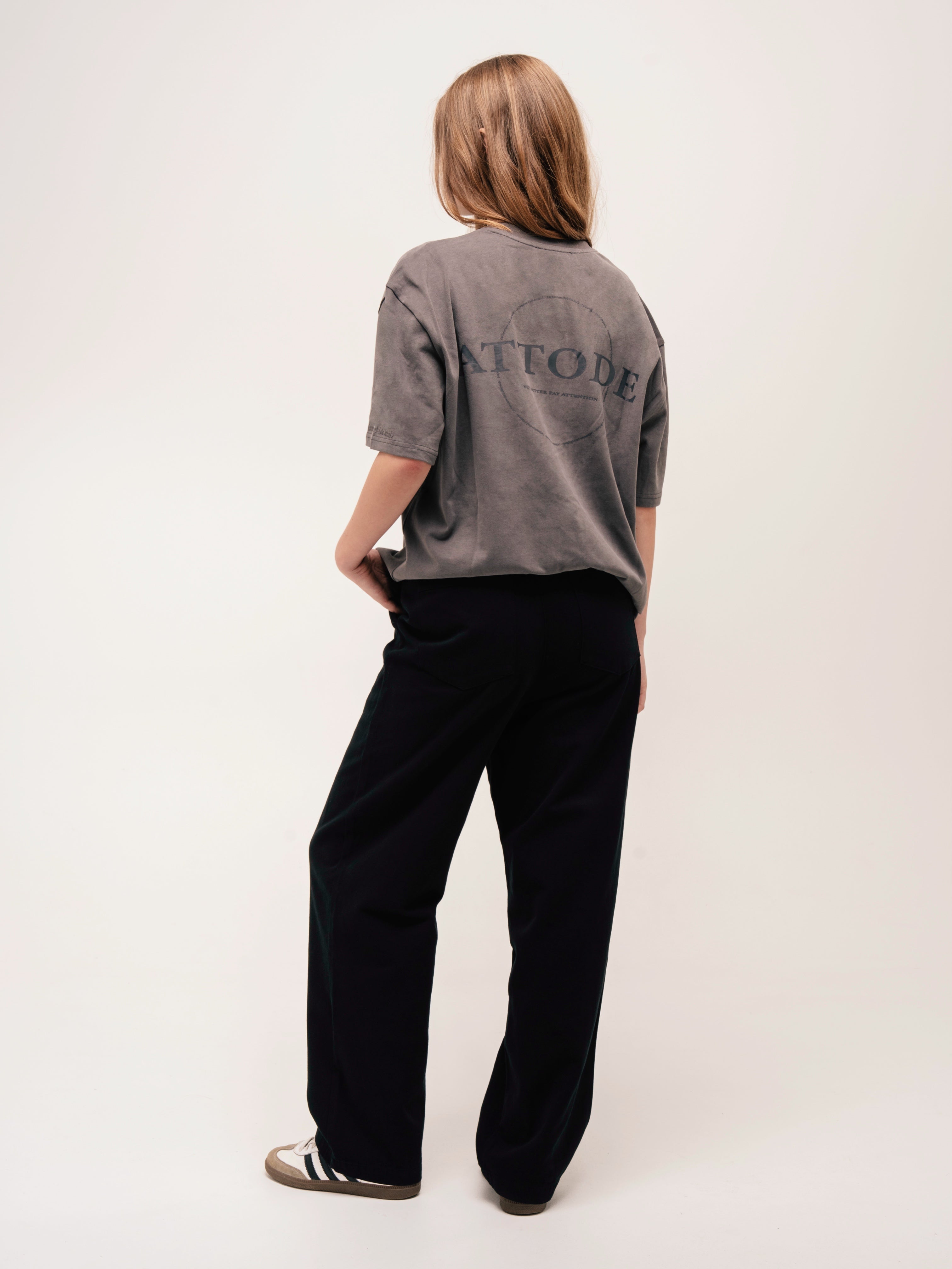 BOXY SIGNATURE T - SHIRT DARK GREY - ATTODE