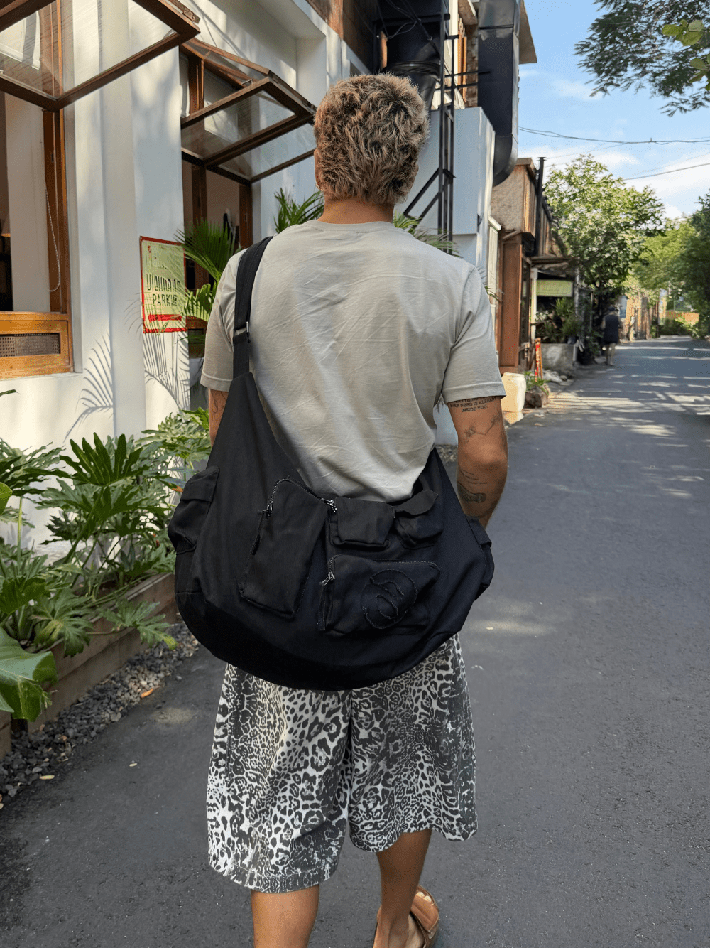 Multipocket Canvas Sling Bag Black - ATTODE