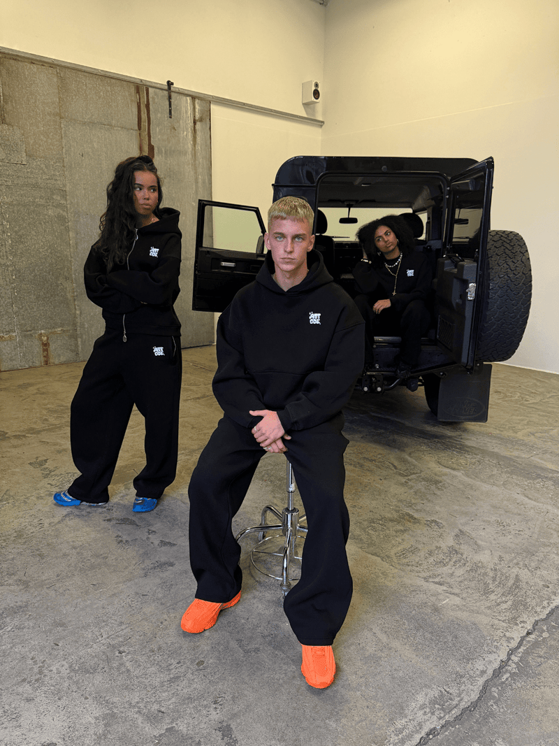 Fluff Zip Hoodie Black - ATTODE