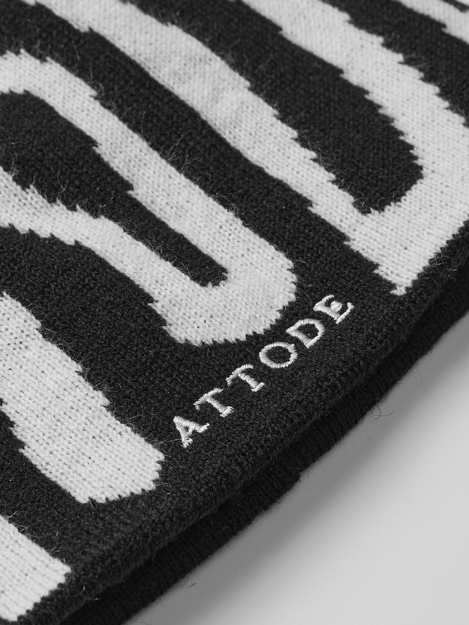 Reversible Beanie Black/White - ATTODE