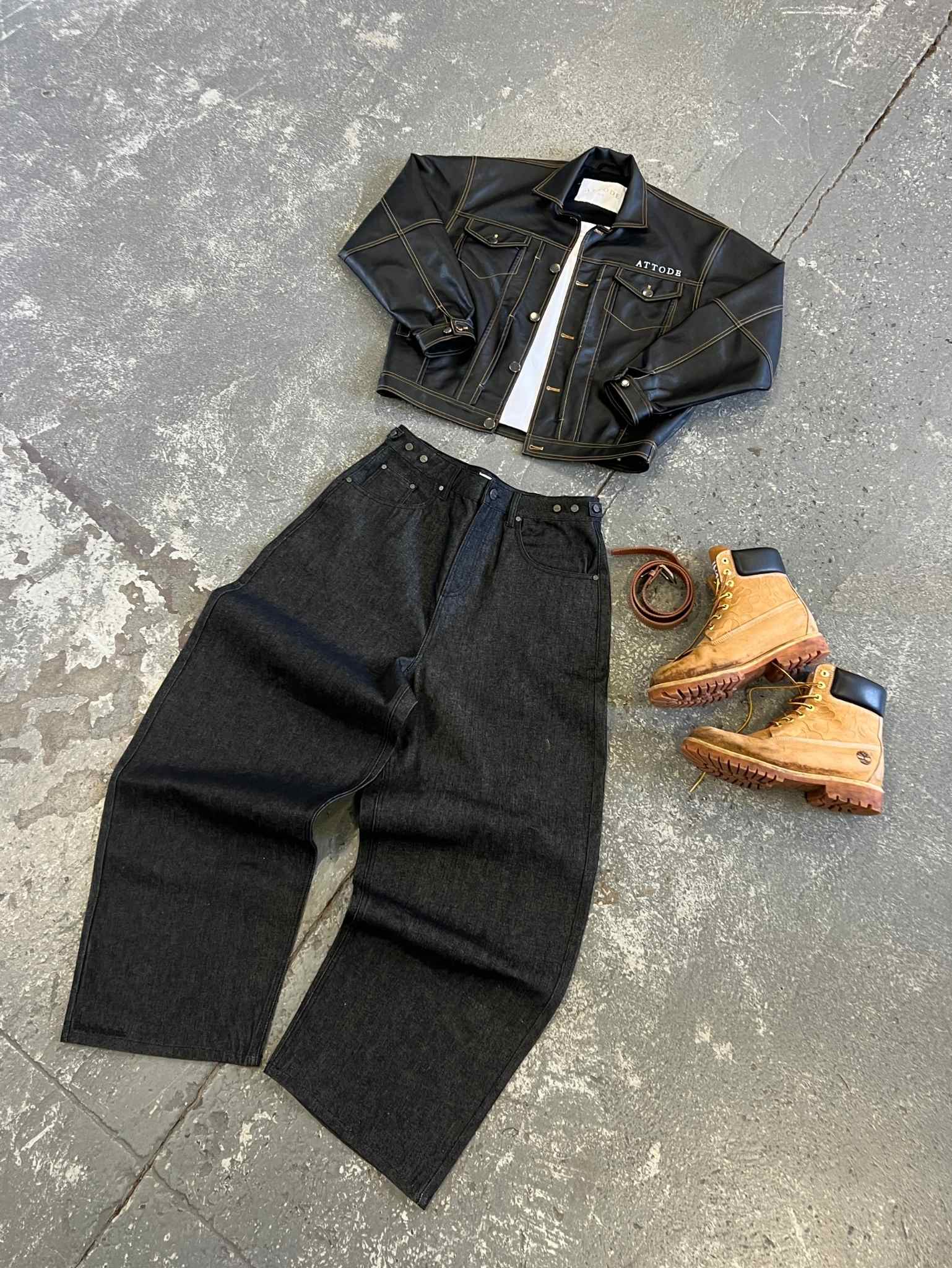 Wide Leg Raw Denim Jeans Black - ATTODE